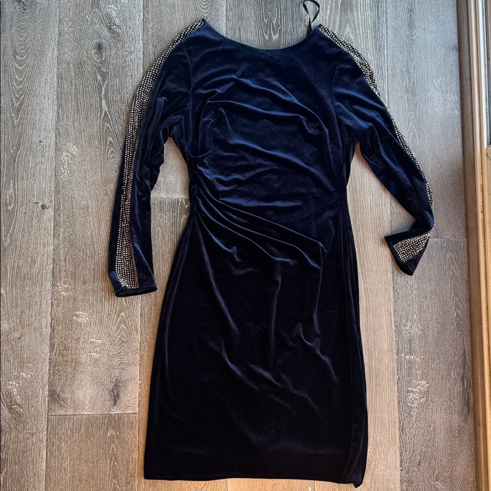 Xscape Long Sleeve Velvet Midi Dress 0096